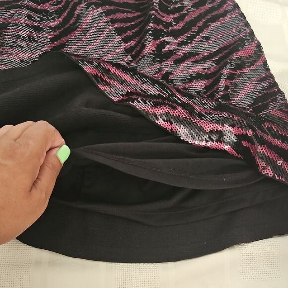 Michael Kors Sequins Pink and Black V-Neck Puff Sleeve Dress - Picture 11 of 16